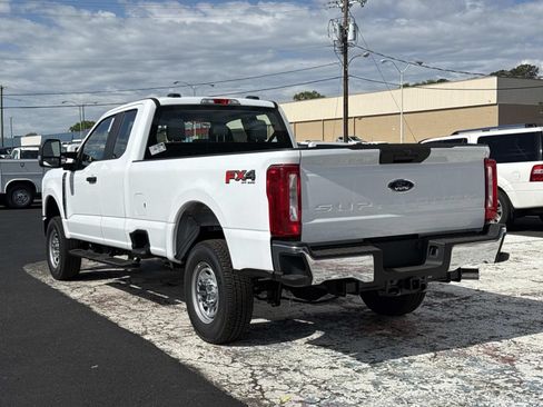 New 2026 Ford F250 XL w/ FX4 Off-Road Package AWD/4WD image 5