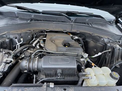 Used 2020 Ford Explorer XLT image 21
