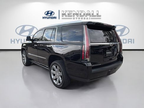 Used 2018 Cadillac Escalade Premium Luxury image 5