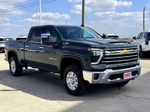 Used 2025 Chevrolet Silverado 2500 LTZ w/ LTZ Premium Package image 5