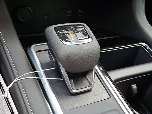 New 2025 Nissan Pathfinder SL image 10