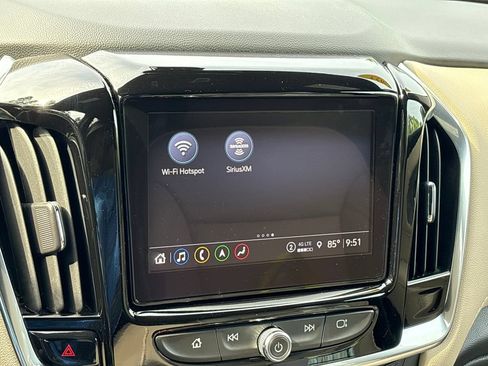 Used 2023 Chevrolet Traverse Premier FWD image 43