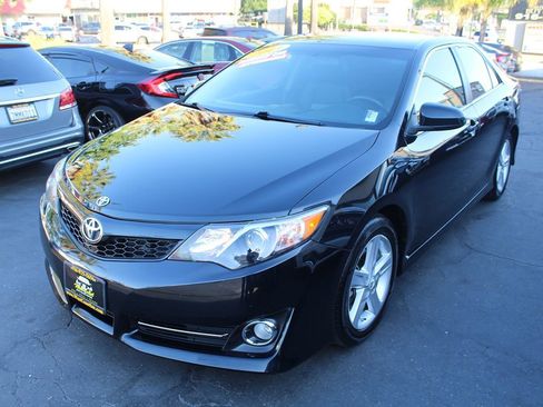 Used 2013 Toyota Camry SE FWD image 4