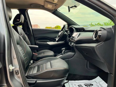 Used 2019 Nissan Kicks SR w/ SR Premium Package FWD image 23
