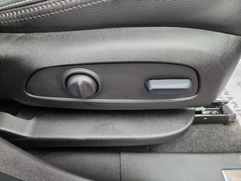 Certified 2024 GMC Terrain Denali w/ Denali Premium Package image 39