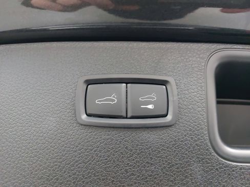 Certified 2021 Porsche Macan S image 15