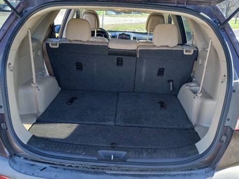 Used 2013 Kia Sorento LX w/ Third Row Pkg image 11