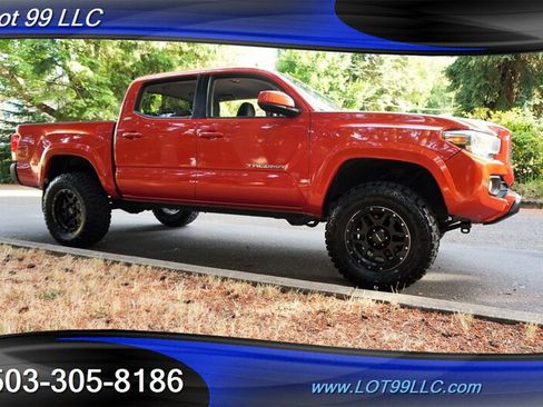 Used 2017 Toyota Tacoma SR5 AWD/4WD image 7