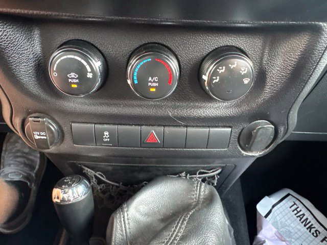 Used 2013 Jeep Wrangler Unlimited Sport w/ Connectivity Group AWD/4WD image 18