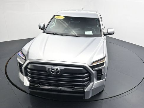 Used 2026 Toyota Tundra Limited AWD/4WD image 25