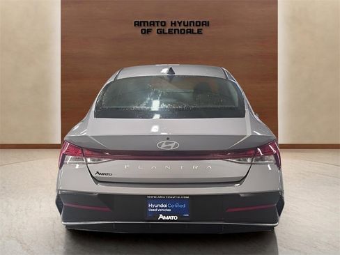 Certified 2025 Hyundai Elantra SEL image 5