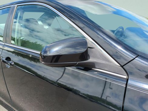 Used 2015 Toyota Camry LE image 33