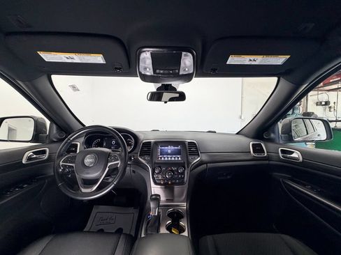 Used 2021 Jeep Grand Cherokee Laredo AWD/4WD image 10