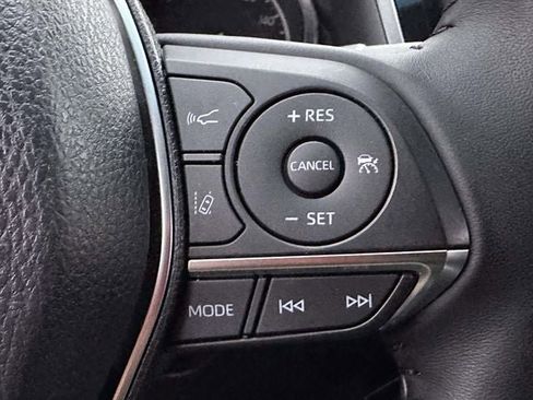 Used 2018 Toyota Camry XLE image 27