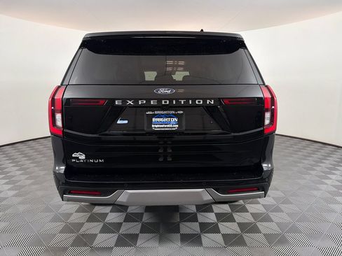 Used 2025 Ford Expedition Platinum w/ Driver's Package AWD/4WD image 3