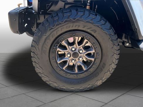 Used 2022 Jeep Wrangler Unlimited Rubicon AWD/4WD image 12