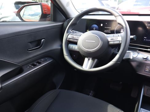 Certified 2025 Hyundai Kona SEL AWD/4WD image 22