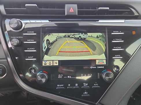 Certified 2020 Toyota Camry XLE image 22