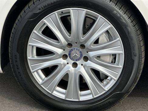 Used 2014 Mercedes-Benz S 550 Sedan image 32
