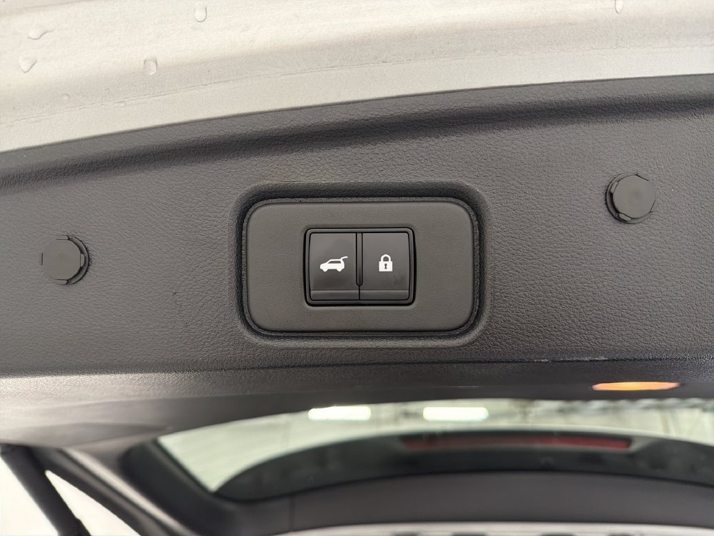 Certified 2025 Nissan Pathfinder Platinum w/ Cargo Package FWD image 18