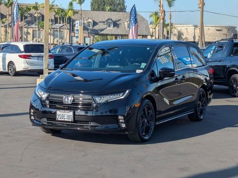 Certified 2023 Honda Odyssey Sport image 3