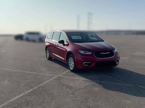 New 2026 Chrysler Pacifica Select image 17