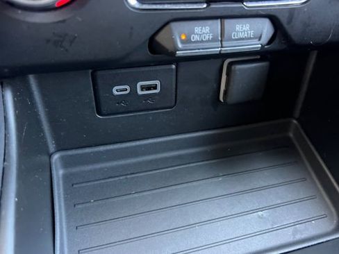 Used 2024 Chevrolet Tahoe LS RWD image 40
