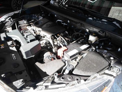 Used 2024 Toyota RAV4 LE image 33