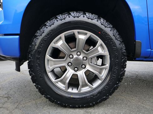 Used 2025 Chevrolet Silverado 1500 RST AWD/4WD image 7