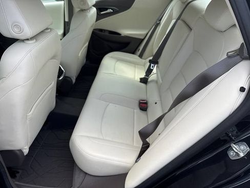 Used 2022 Chevrolet Malibu LT w/ Leather Package FWD image 11