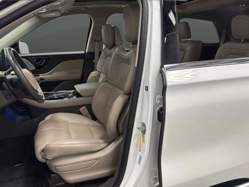 Used 2023 Lincoln Aviator Grand Touring w/ Equipment Group 301A AWD/4WD image 10