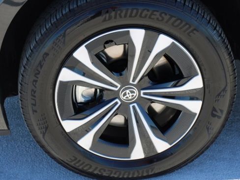 Certified 2025 Toyota bZ4X FWD image 9