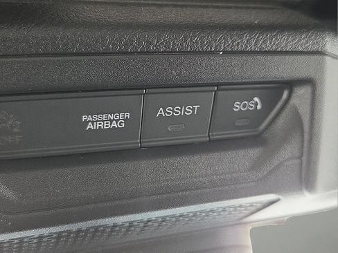 Used 2024 Jeep Wrangler Unlimited Sahara w/ Technology Group AWD/4WD image 24