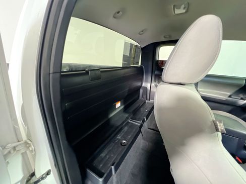 Used 2020 Toyota Tacoma SR image 31