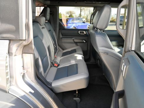 Used 2024 Ford Bronco Outer Banks w/ Sasquatch Package image 48