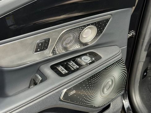Used 2025 Lincoln Nautilus Reserve AWD/4WD image 11