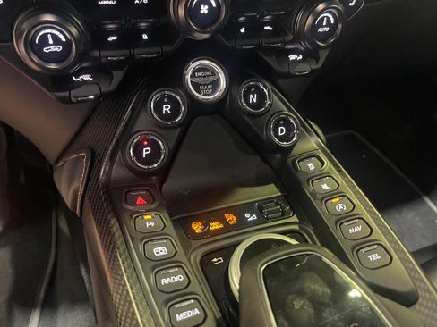 Used 2023 Aston Martin V8 Vantage Roadster RWD image 16