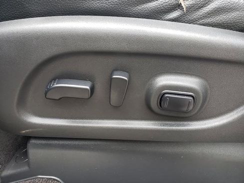 Used 2016 Nissan Titan SL image 20