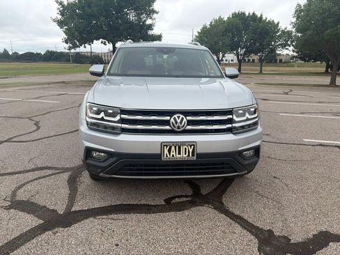 Used 2019 Volkswagen Atlas SE FWD image 2