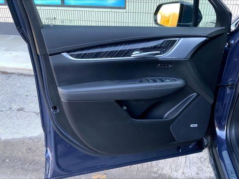 Certified 2025 Cadillac XT6 Premium Luxury image 25