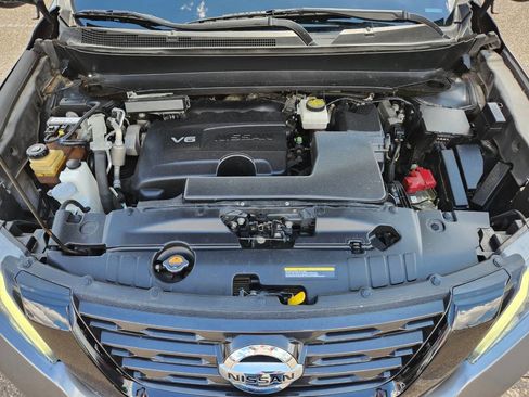 Used 2018 Nissan Pathfinder SL w/ Midnight Edition Package image 30