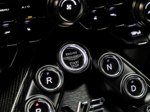 Used 2023 Aston Martin V12 Vantage RWD image 81