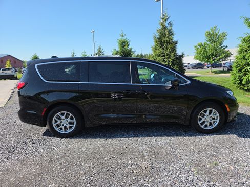 Certified 2026 Chrysler Pacifica Select FWD image 18