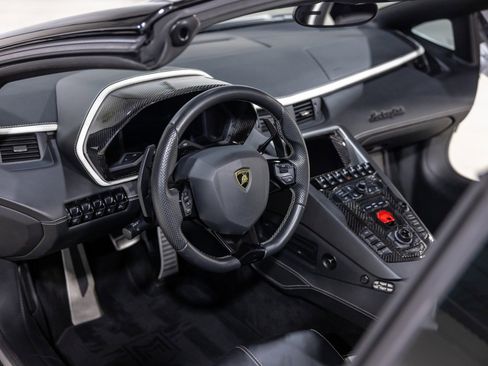 Used 2019 Lamborghini Aventador S image 49
