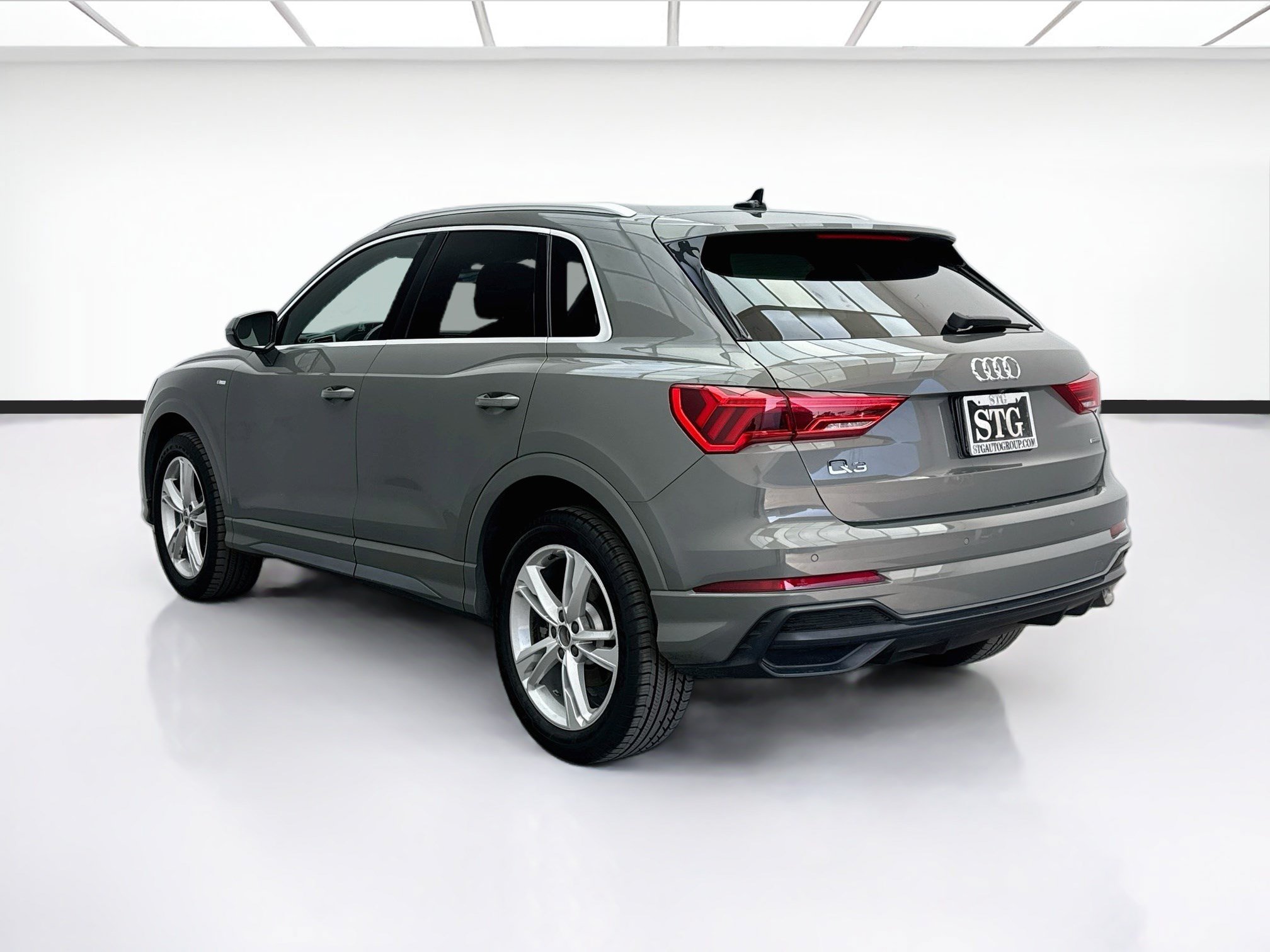 Used 2019 Audi Q3 2.0T Premium AWD/4WD image 6