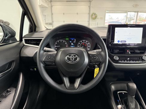Used 2025 Toyota Corolla LE image 16