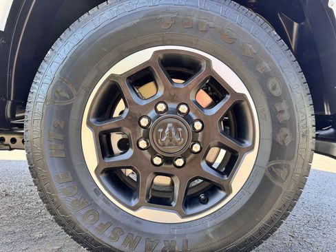 New 2026 RAM 3500 Laramie AWD/4WD image 32