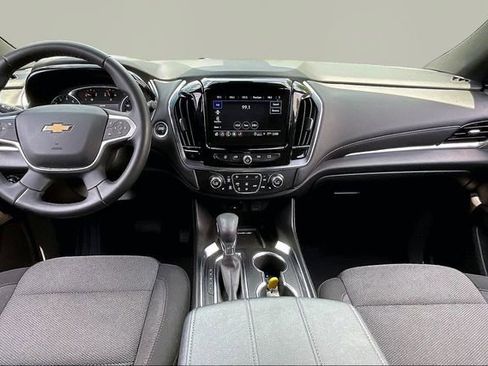 Used 2023 Chevrolet Traverse LT FWD image 7