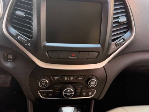 Used 2015 Jeep Cherokee Limited AWD/4WD image 15