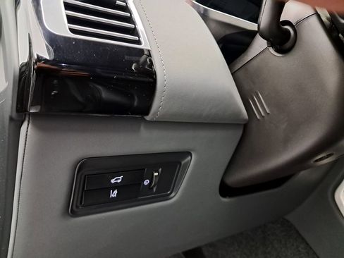 Used 2015 Land Rover Range Rover Long Wheelbase Autobiography image 22